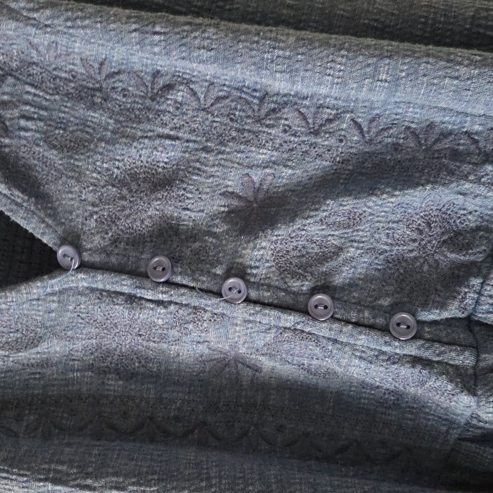 Cable & Gauge Blue  Embroidered Sleeveless Button Front Tank - Picture 5 of 7